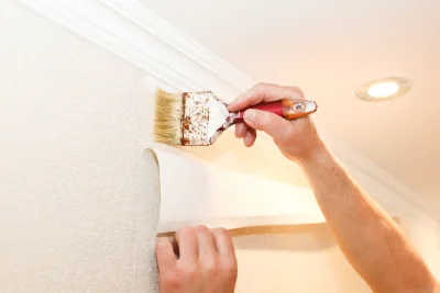 Pose de papier peint à Biarre — revêtements muraux et toiles de verre